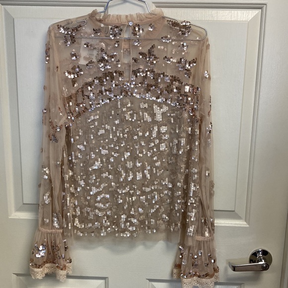 Chelsea & Violet NWT Women’s Top Size Large Taupe with Copper color Sequins - Picture 11 of 13